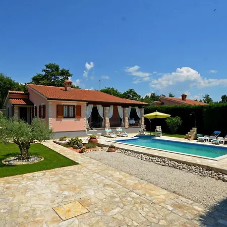 Moira Villa Tar-Vabriga