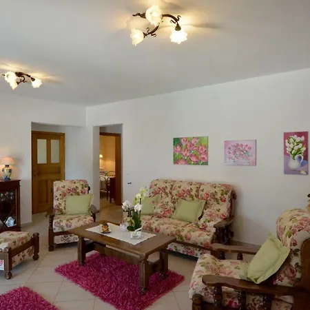 Villa Moira